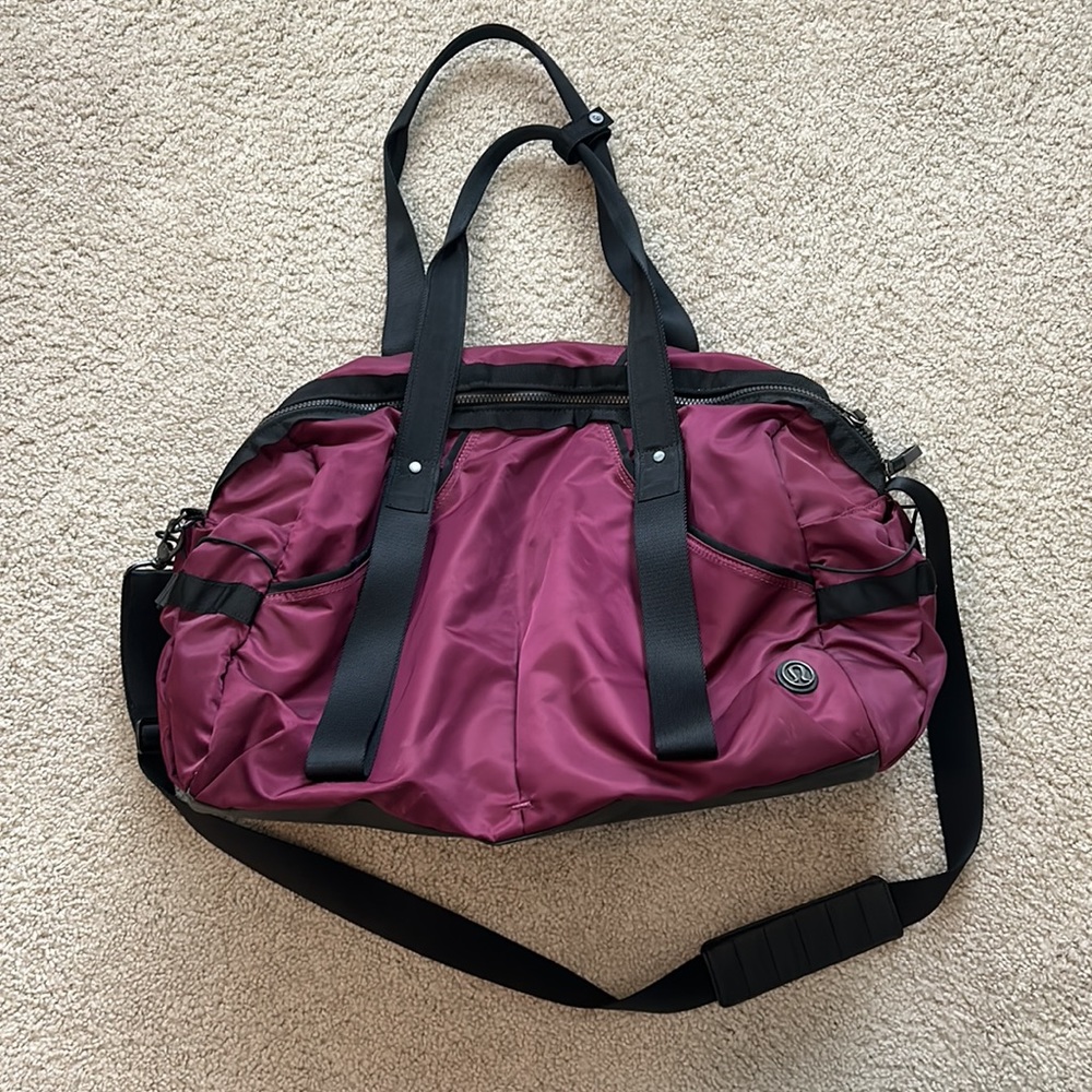 Lululemon Weekender Bag/Duffle Bag— dark purple